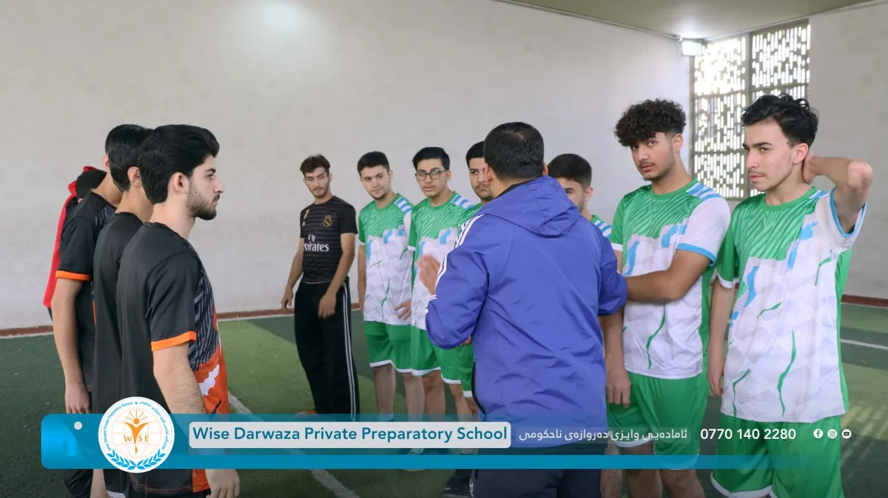 بەرز ڕاگرتنی ئاڵای کوردستان